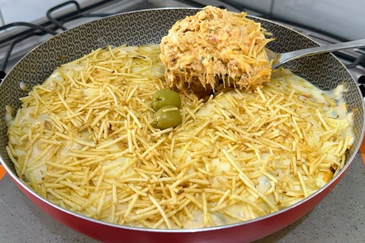 Fricassê de frango cremoso na frigideira: ótima sugestão par