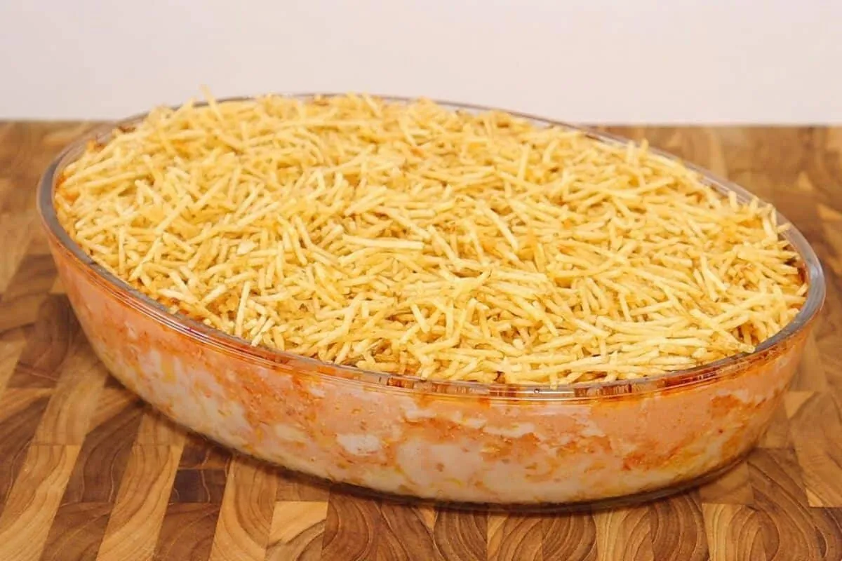 Fricassê de frango cremoso para seu almoço de domingo em fam