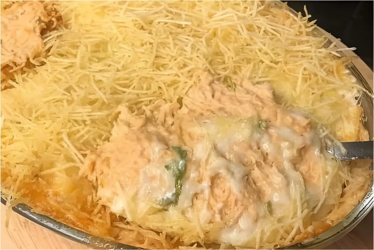 Fricassé de frango simples para comer com batata palha uma r