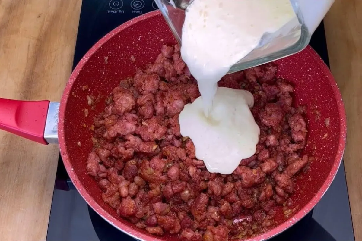 Fricassê de linguiça diferente e muito simples de fazer para