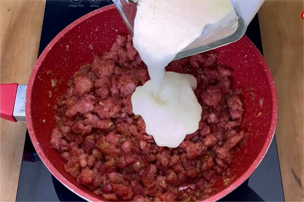 Fricassê de linguiça: uma receita diferente e deliciosa para