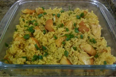Galinhada rápida, fácil e deliciosa, para aquela refeição be