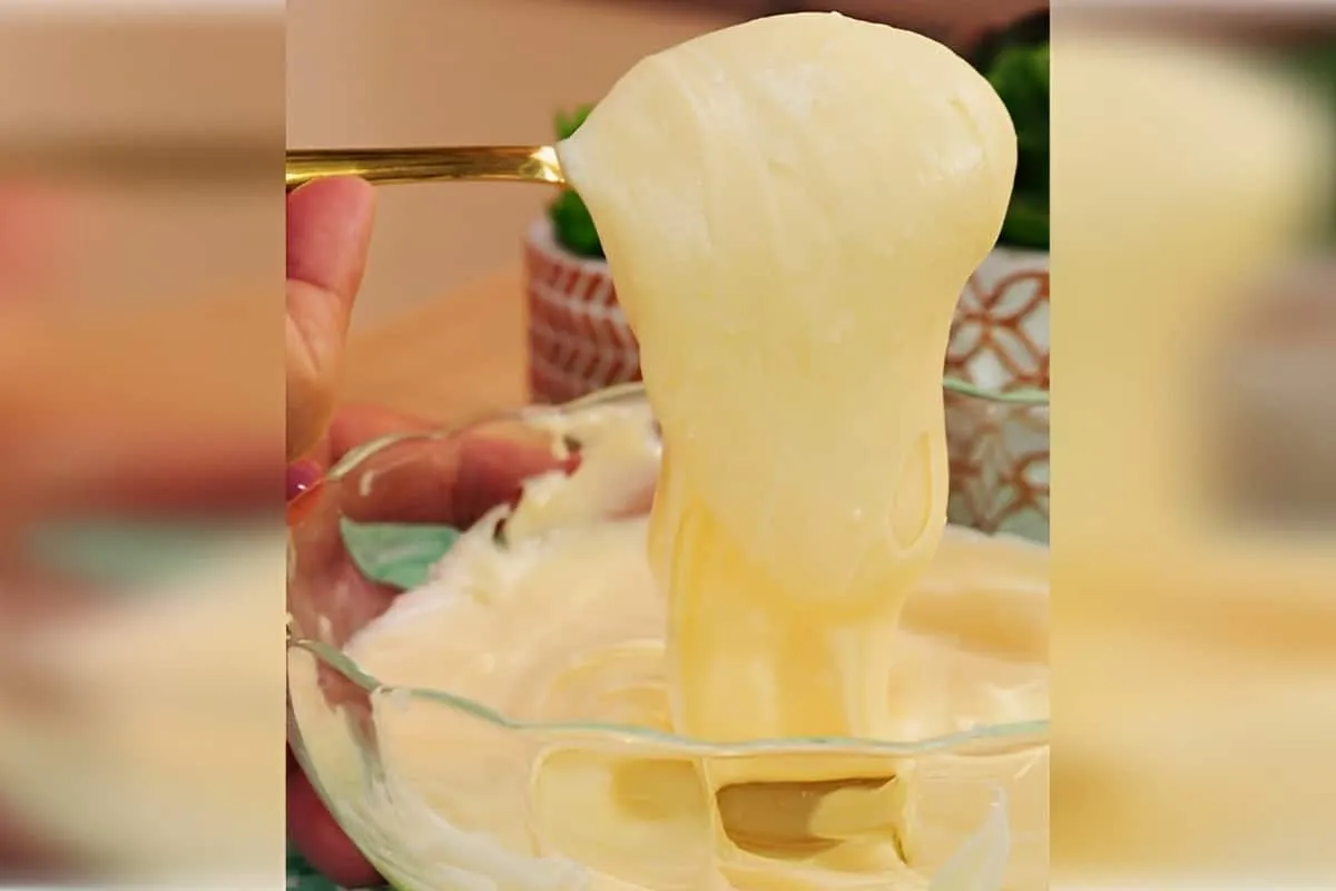 Ganache de leite ninho cremoso e delicioso para usar como re