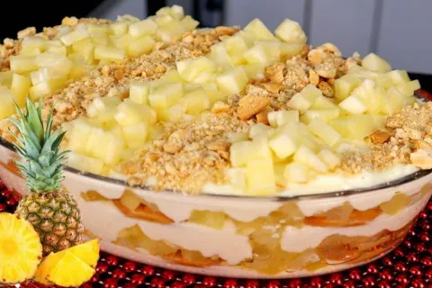 Gelado de abacaxi com coco: uma sobremesa refrescante que va