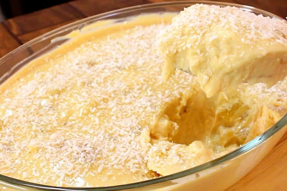 Gelado de abacaxi cremoso fácil e econômico, uma sobremesa d