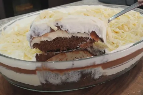Gelado de limão com chocolate: rápido, fácil e delicioso par