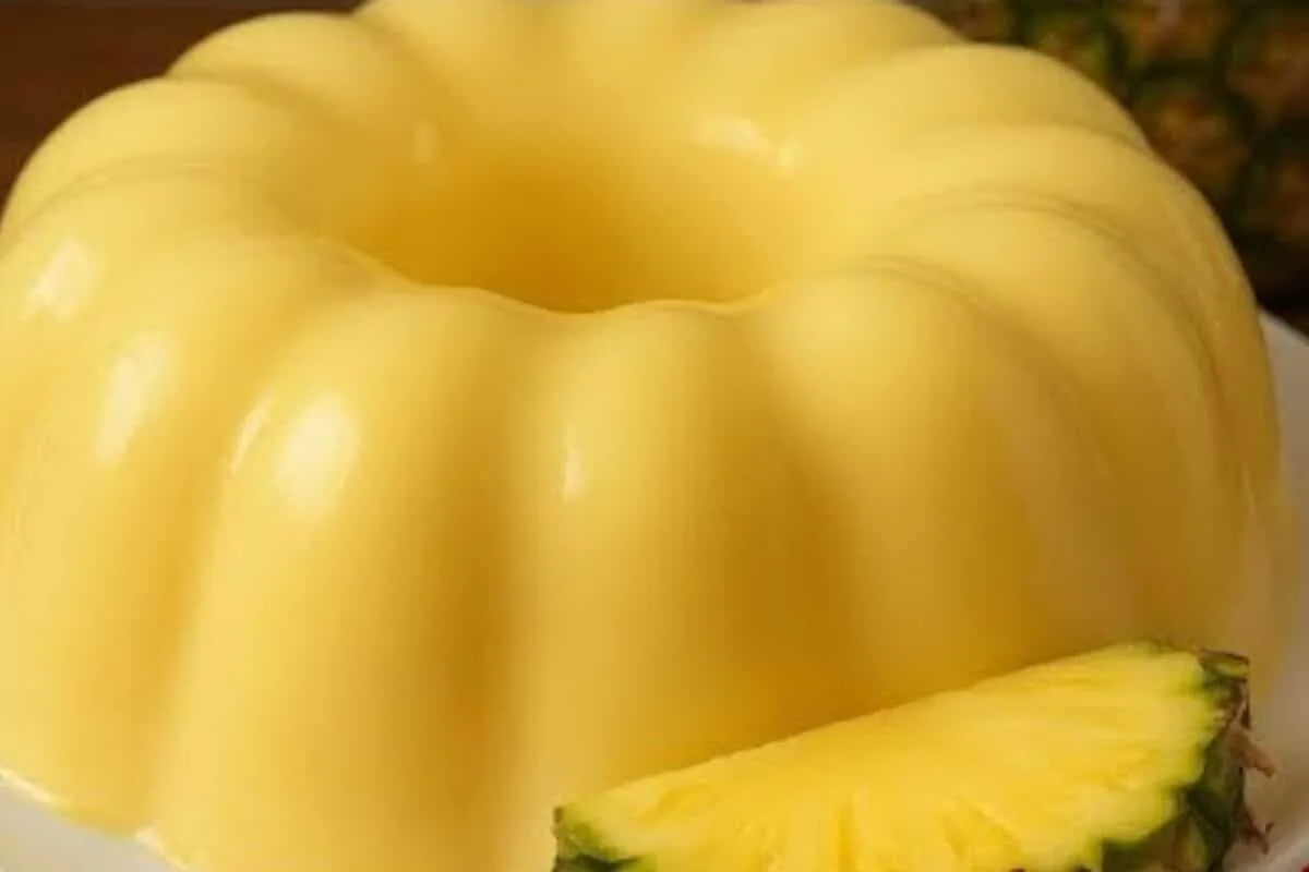 Gelatina de abacaxi com um segredo especial que deixa a sobr