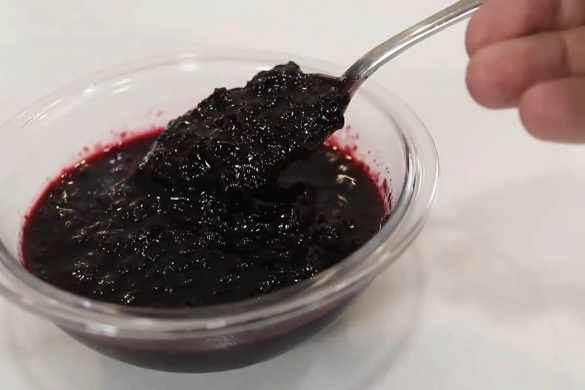 Geleia de cereja caseira muito fácil de preparar para você a