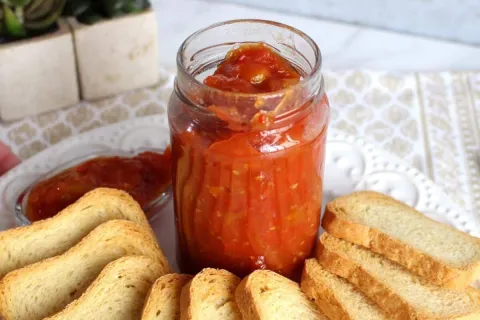 Geleia de tomate com pimenta, sofisticada e picante na medid