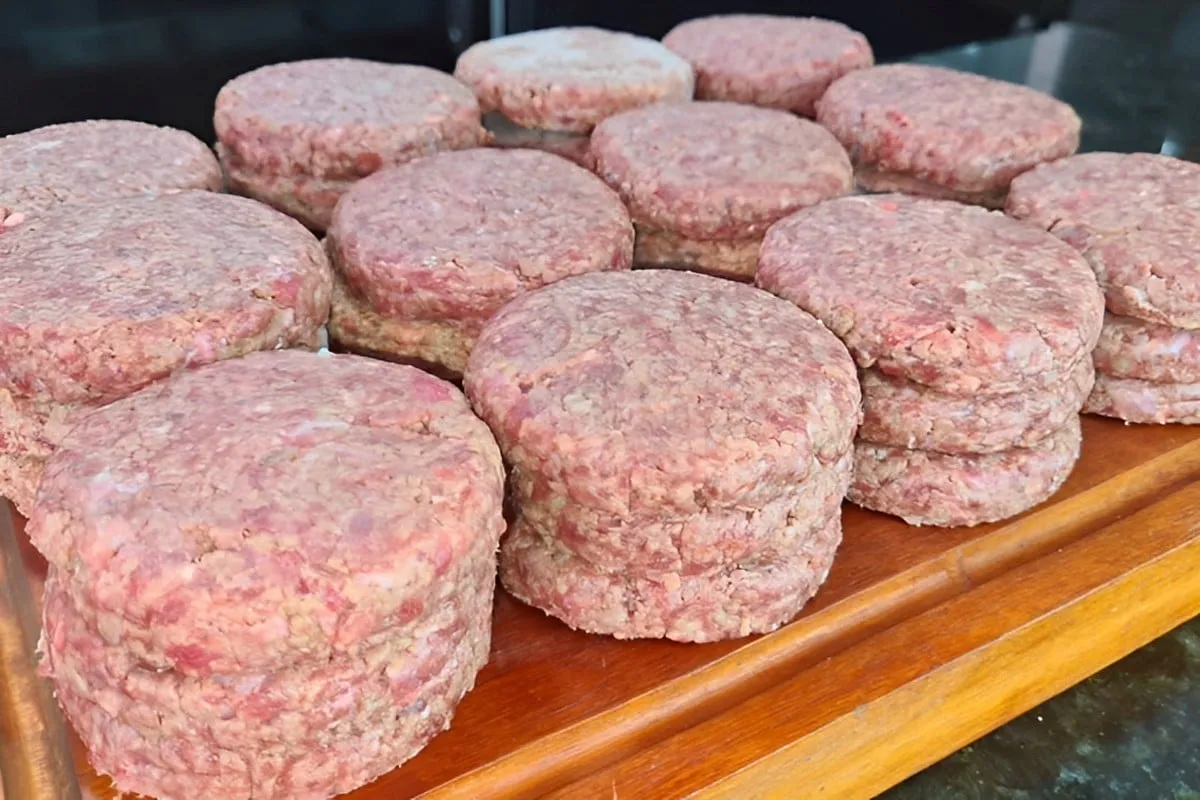 Hambúrguer artesanal caseiro receita que aprendi com dono de