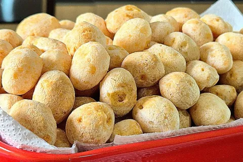 Hora do café da manhã: essa pipoquinha de queijo vai te conq