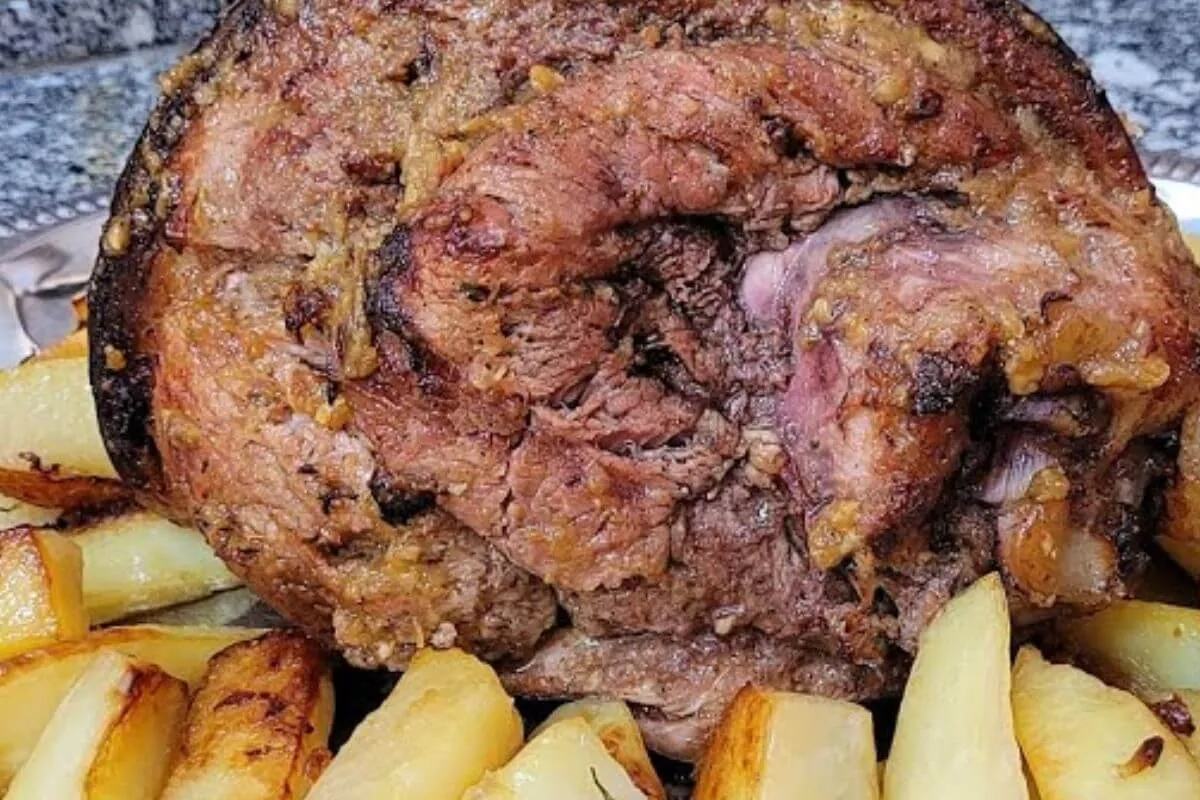 Joelho de porco assado uma receita que cabe em qualquer almo