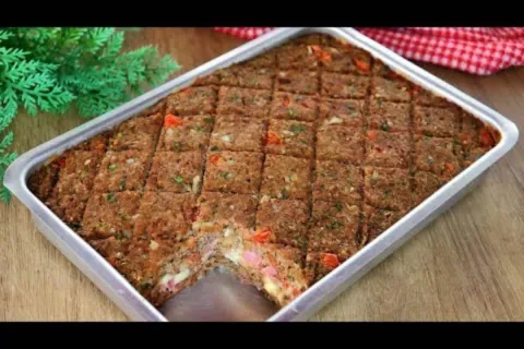 Kibe de forno delicioso e bem temperado com hortelã, que ren