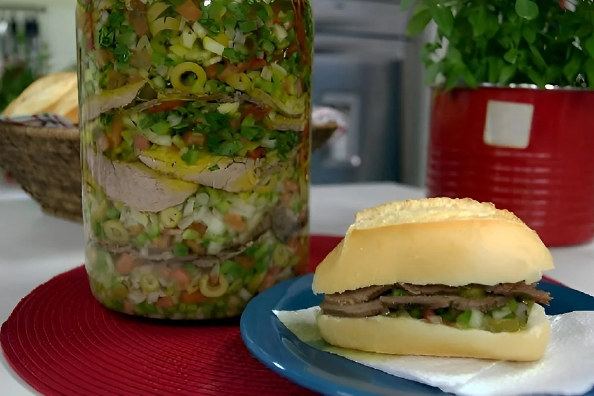 Lagarto em conserva com vinagrete perfeito para lanches ou p