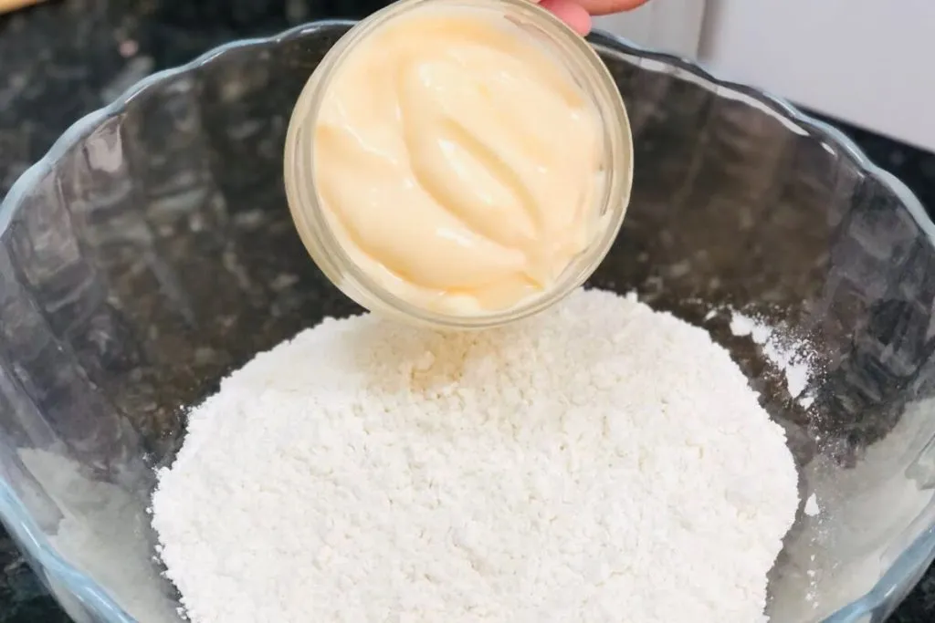 Lanche de presunto e queijo com 3 ingredientes: pastelzinhos