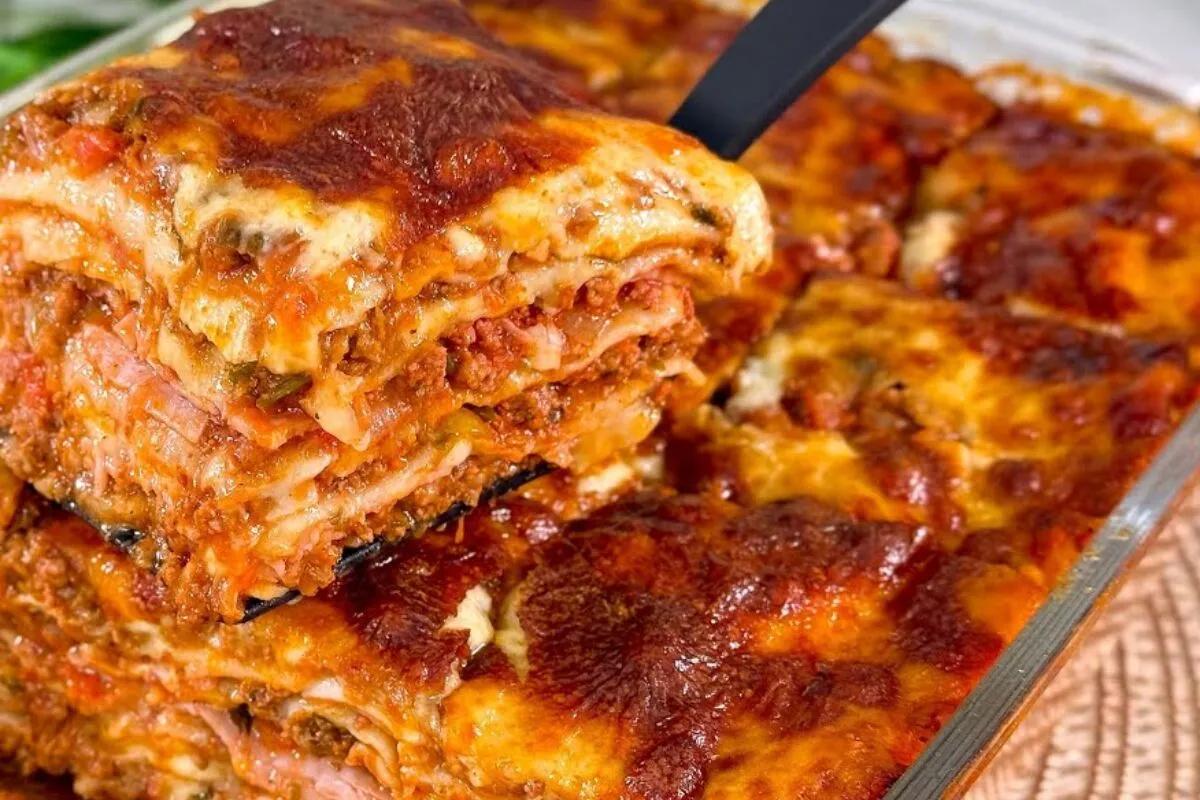 Lasanha de carne simples e deliciosa com muito recheio para