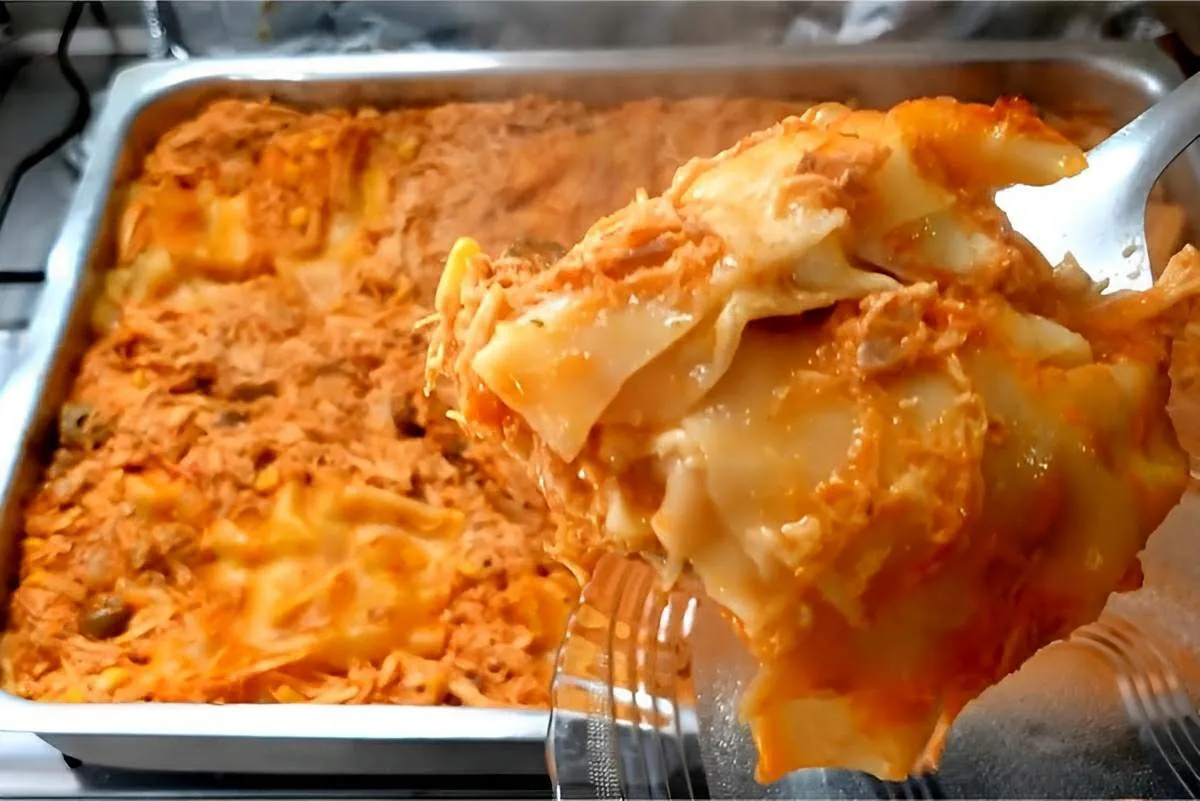Lasanha de frango fácil e deliciosa perfeita para o almoço d