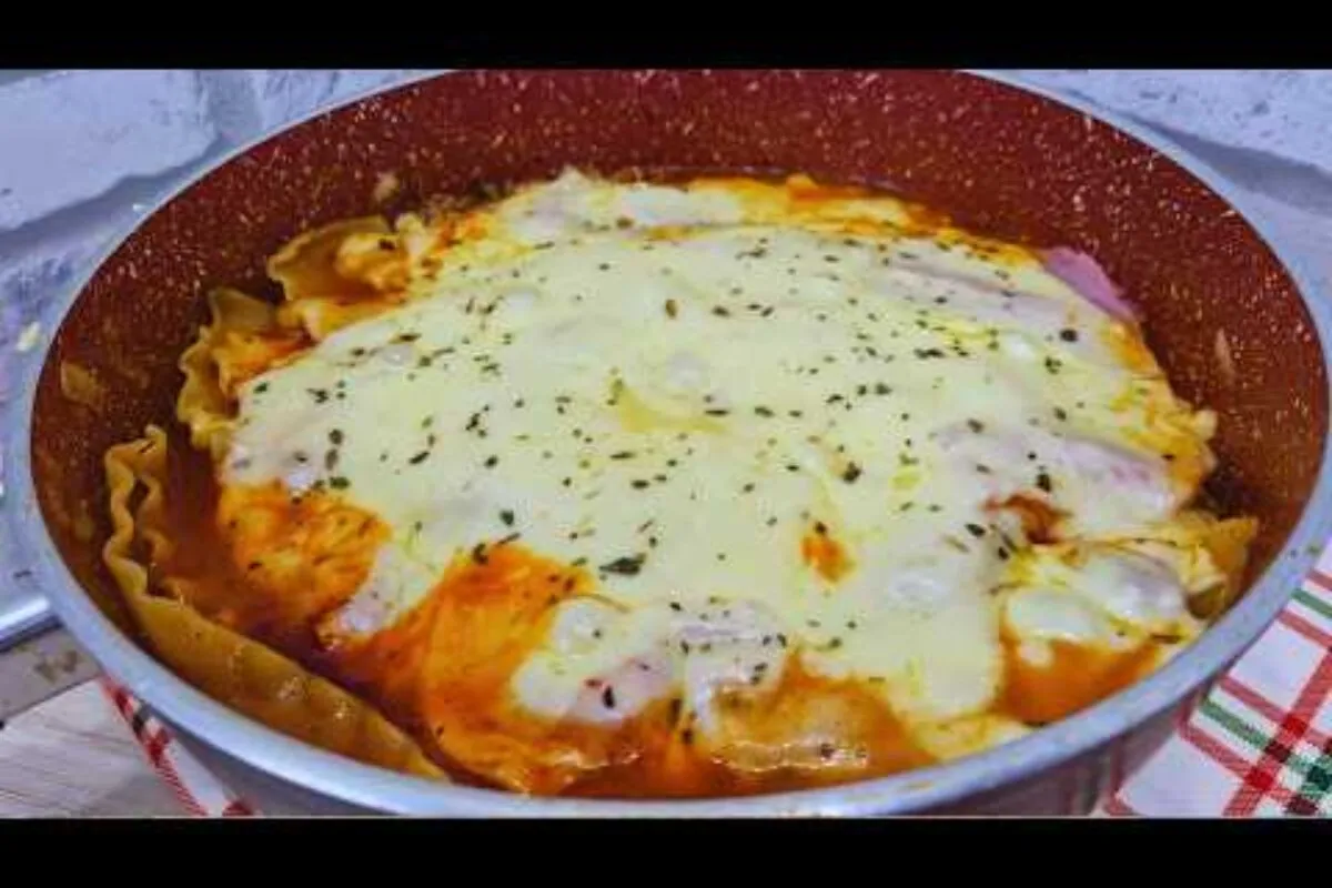 Lasanha de frigideira fácil e rápida, que fica suculenta e s
