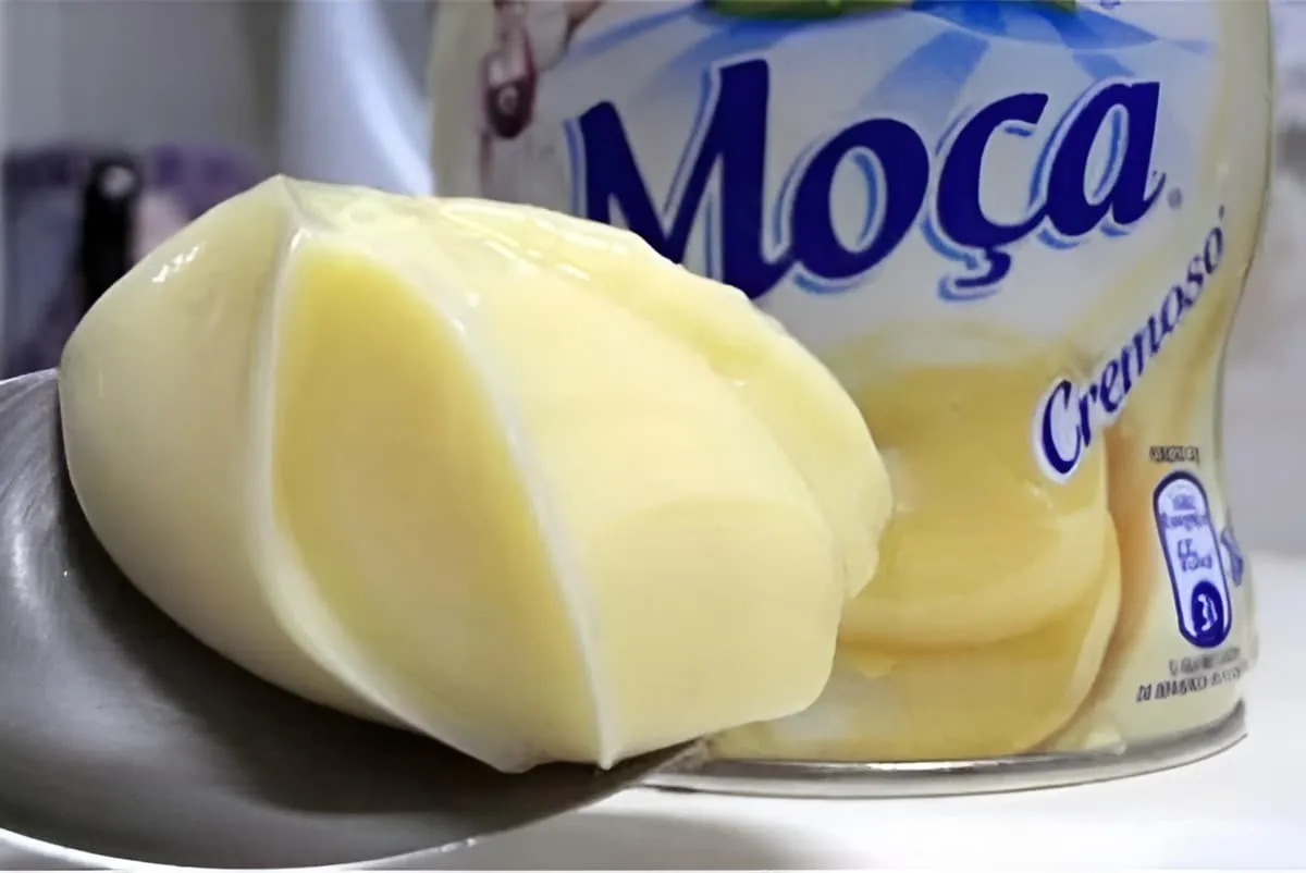 Leite condensado cremoso caseiro para comer de colher ou rec