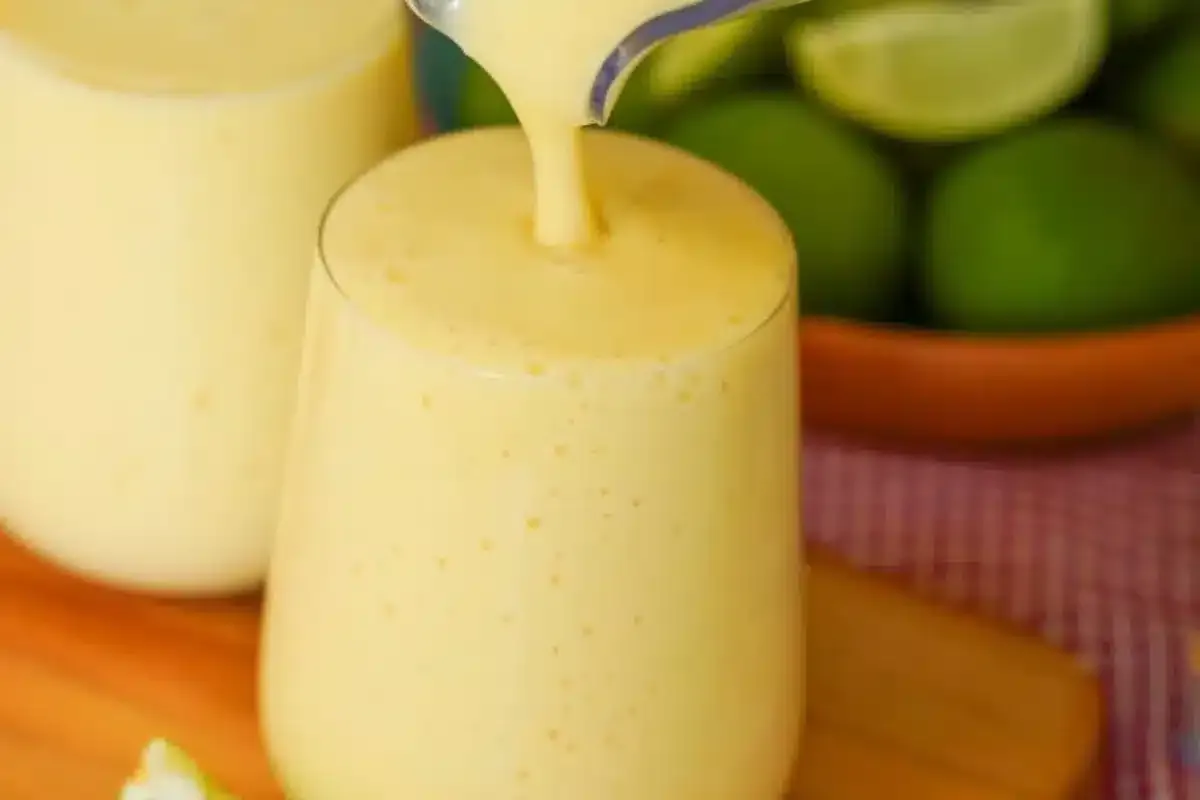 Limonada alemã super refrescante e cremosa, uma bebida marav
