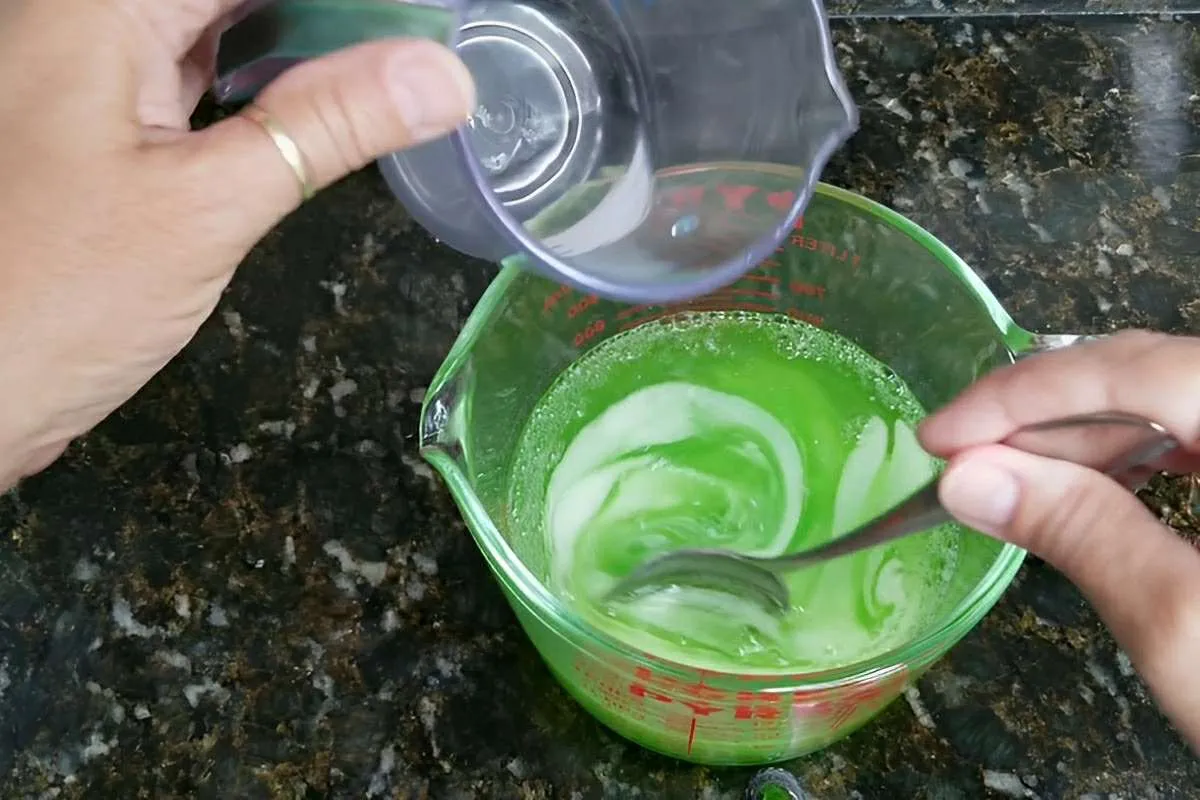 Limpa alumínio caseiro super eficiente feito com ingrediente