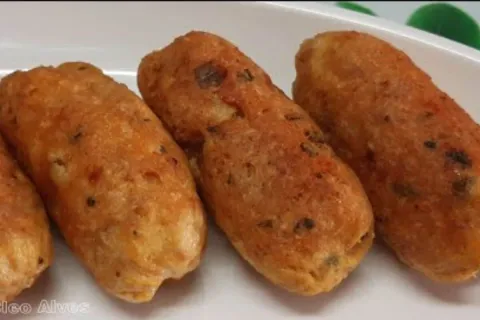 Linguiça caseira saudável e saborosa, feita com tempero espe