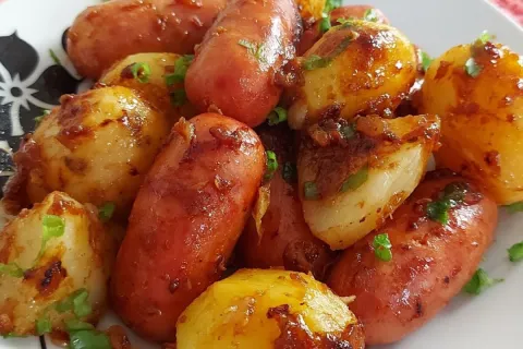 Linguiça com batata no forno: uma combinação prática e rápid
