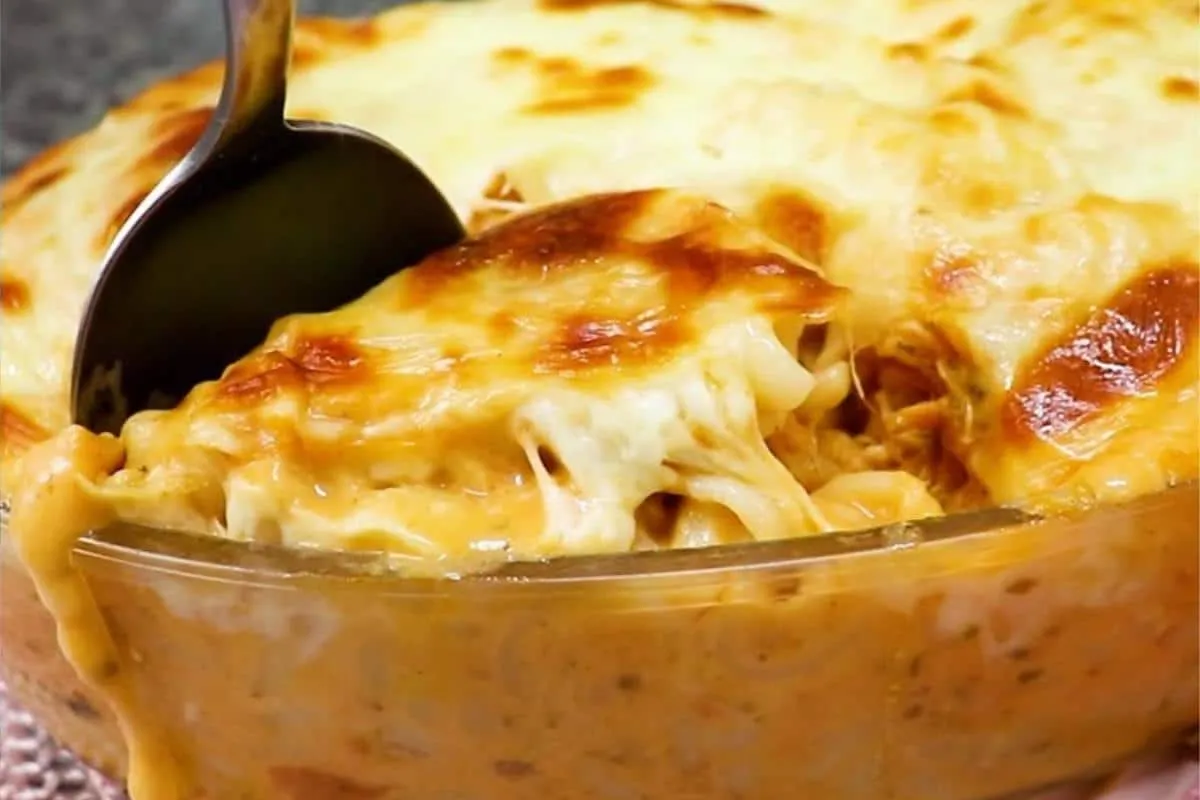 Macarrão com frango cremoso para ser o prato principal do se