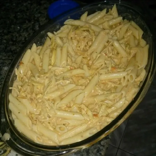 Macarrão com Frango Desfiado