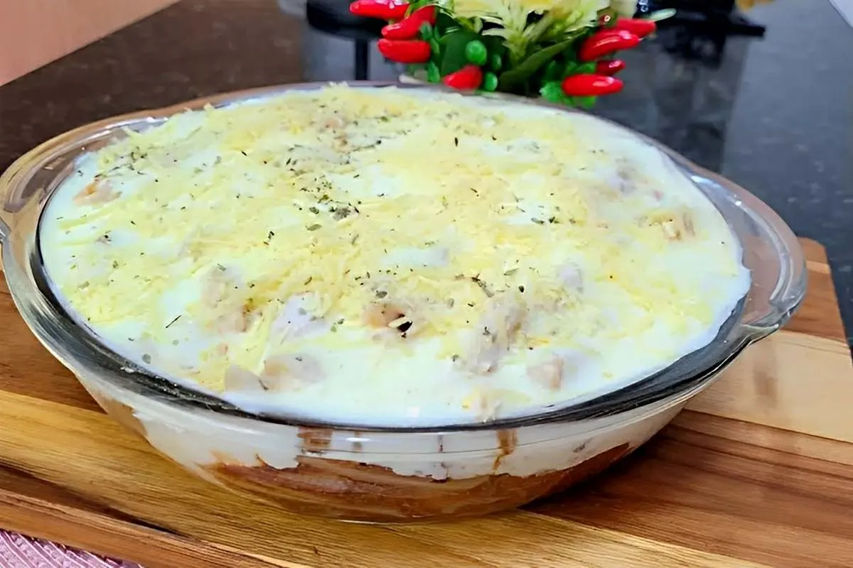 Macarrão com molho branco e molho à bolonhesa: uma receita e
