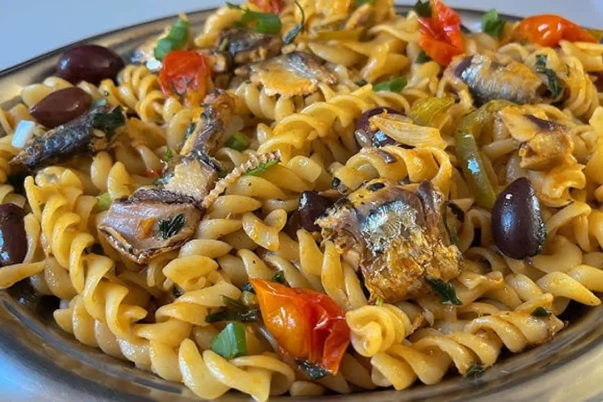 Macarrão com sardinha para você fazer rapidinho no seu almoç