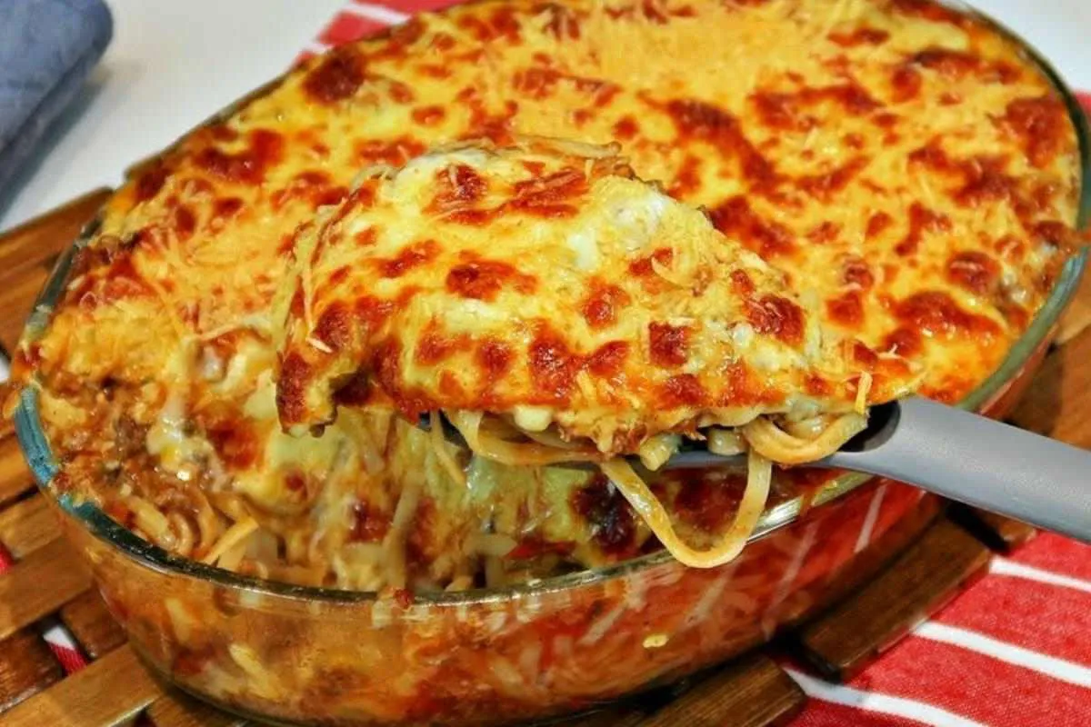 Macarrão cremoso de forno o prato principal que você precisa