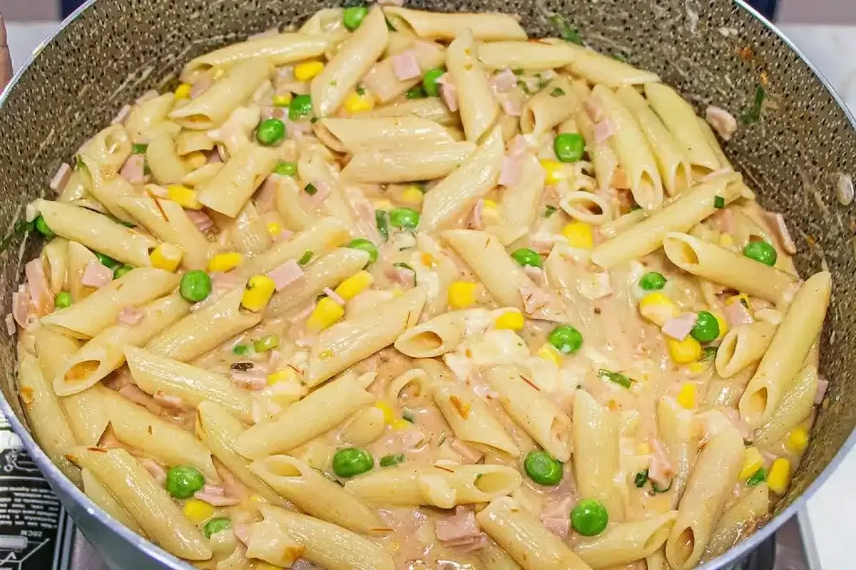 Macarrão cremoso de uma panela só: para completar sua mesa d