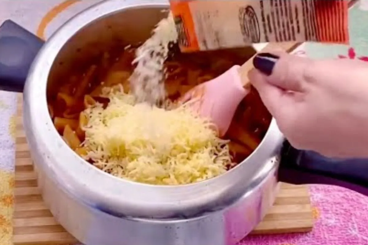 Macarrão cremoso na panela de pressão: fica delicioso e pron