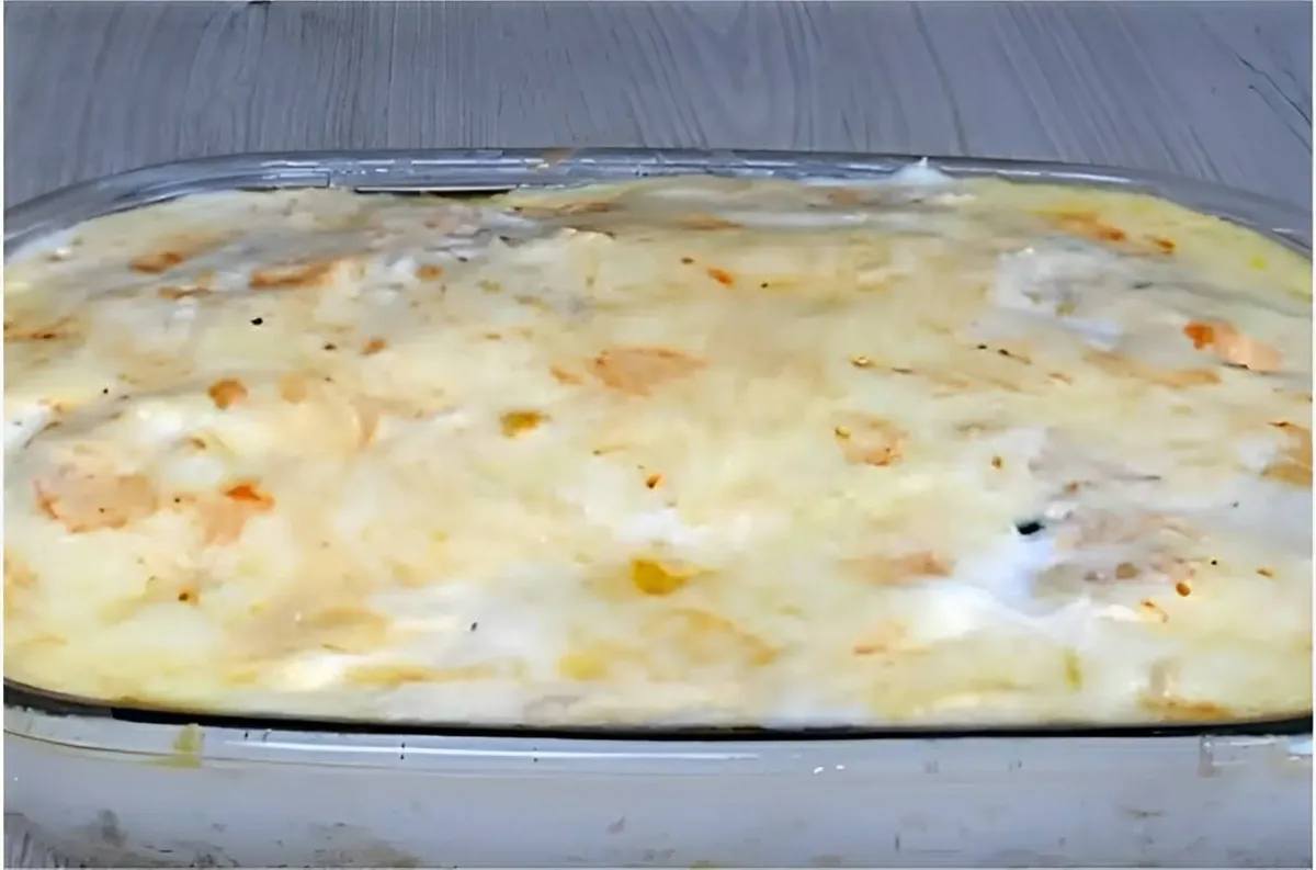 Macarrão de forno com frango desfiado uma receita simples qu