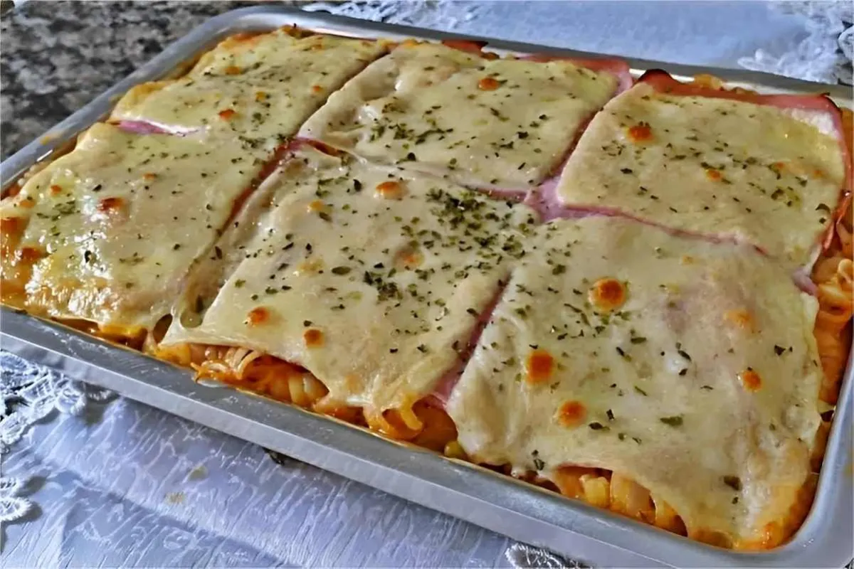 Macarrão de forno delicioso e com muito queijo esse toda a f