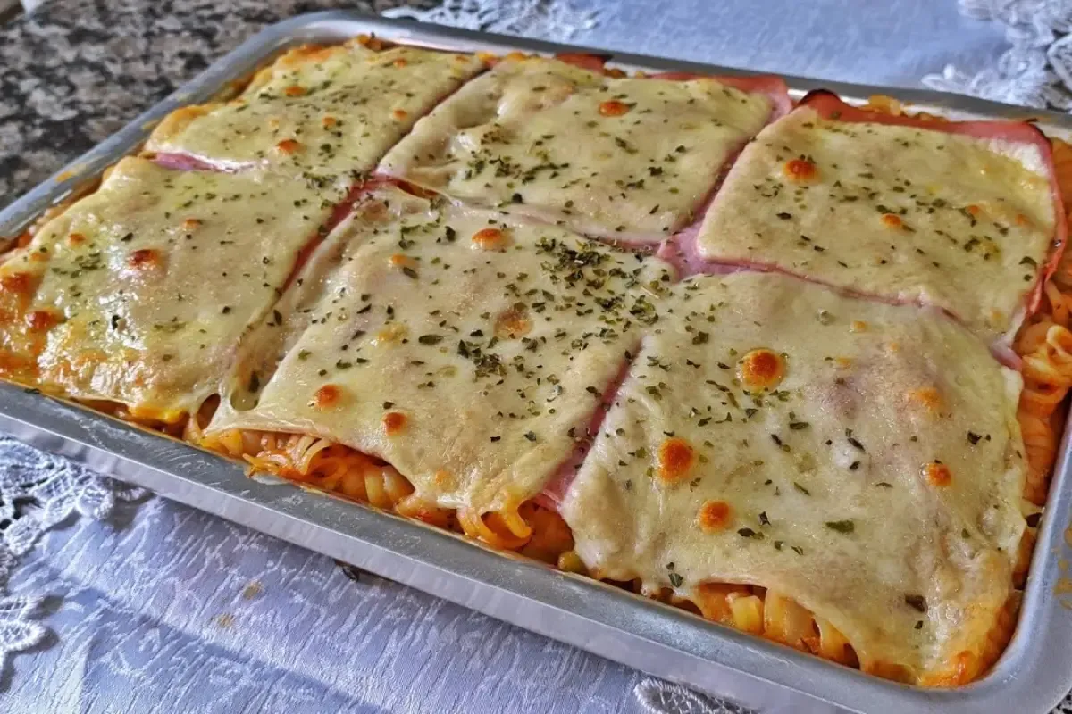 Macarrão de forno simples e delicioso que sempre faço rapidi