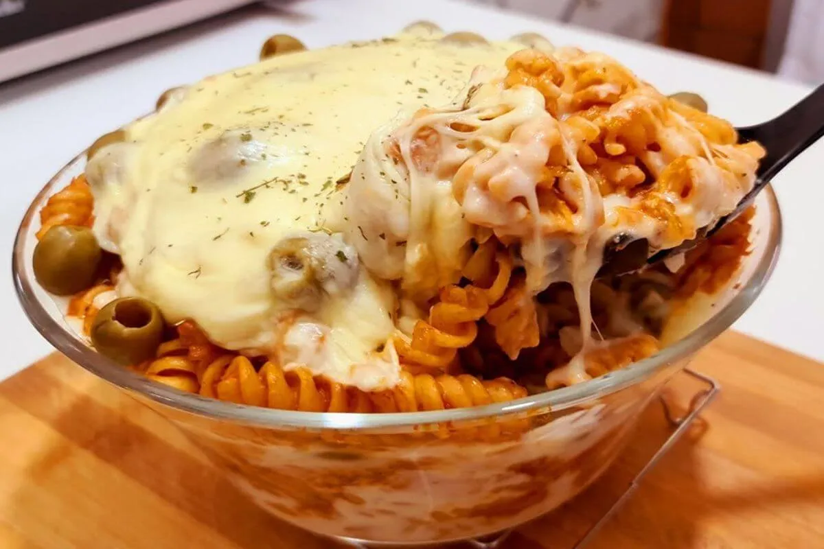Macarrão gratinado super fácil e fica pronto bem rapidinho ó