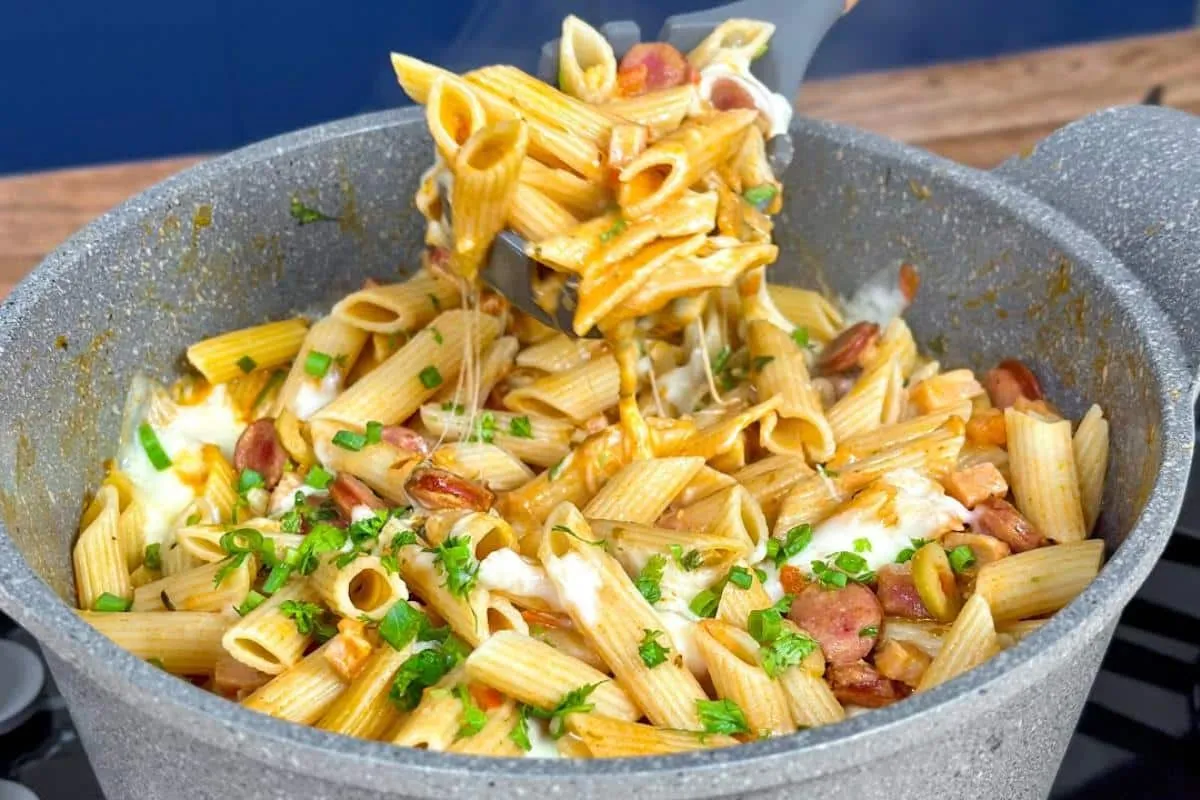 Macarrão para o almoço de natal molhadinho que não fica grud