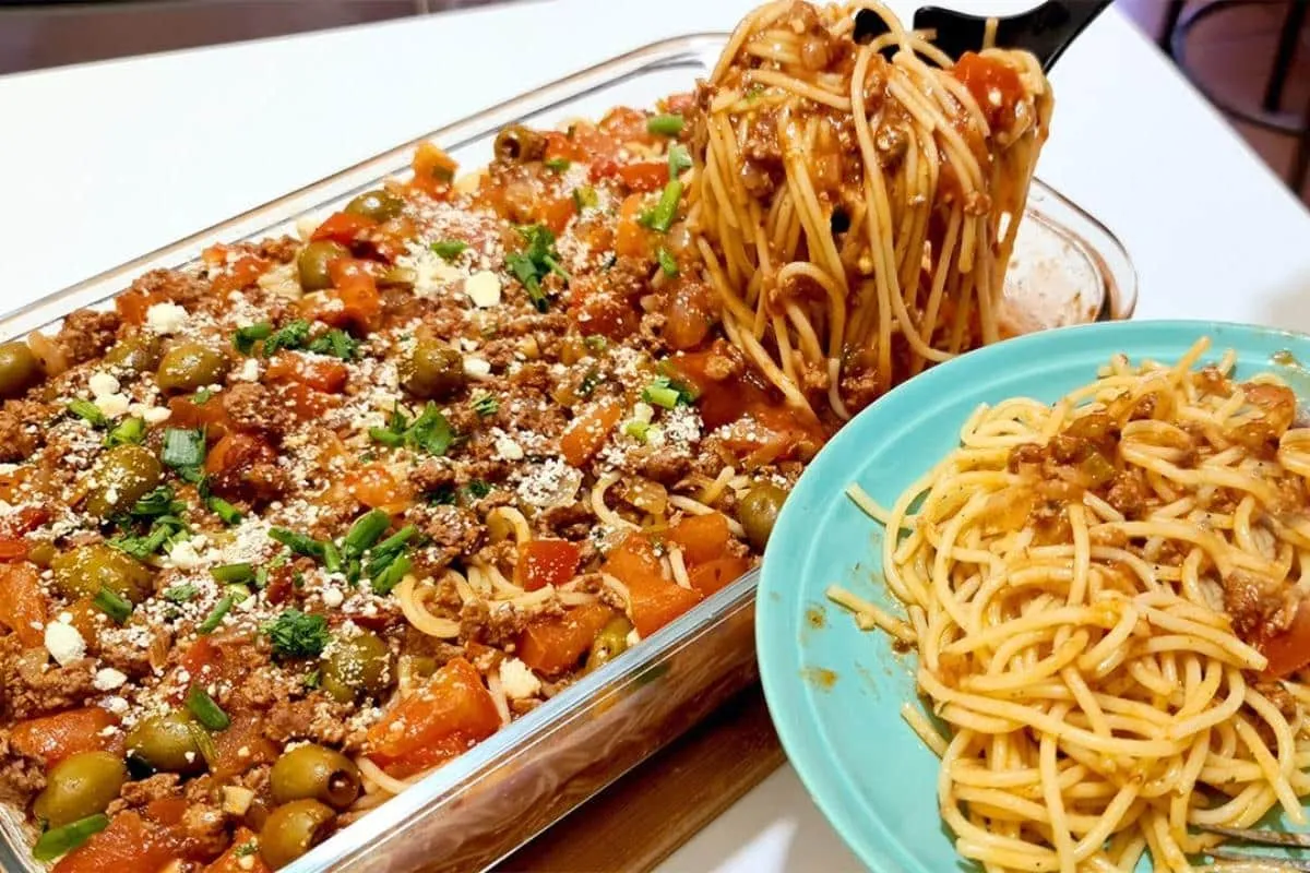 Macarronada à bolonhesa da minha mãe que é a melhor que eu j