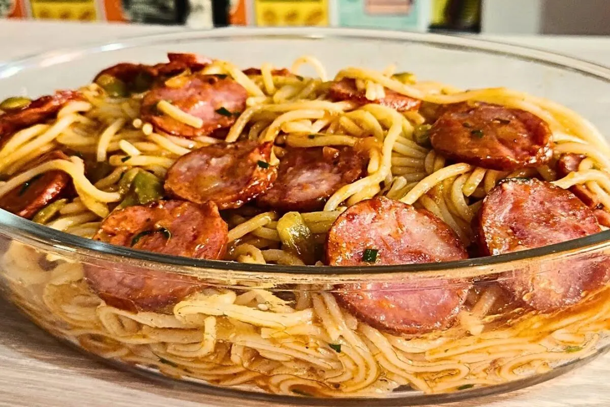 Macarronada de calabresa, feita de um jeito especial para fi