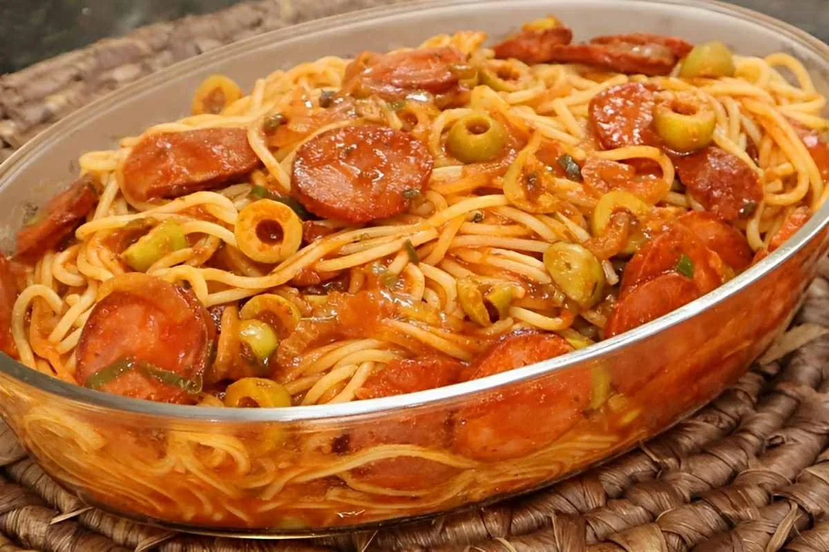 Macarronada de calabresa para fazer bem rapidinho na hora do