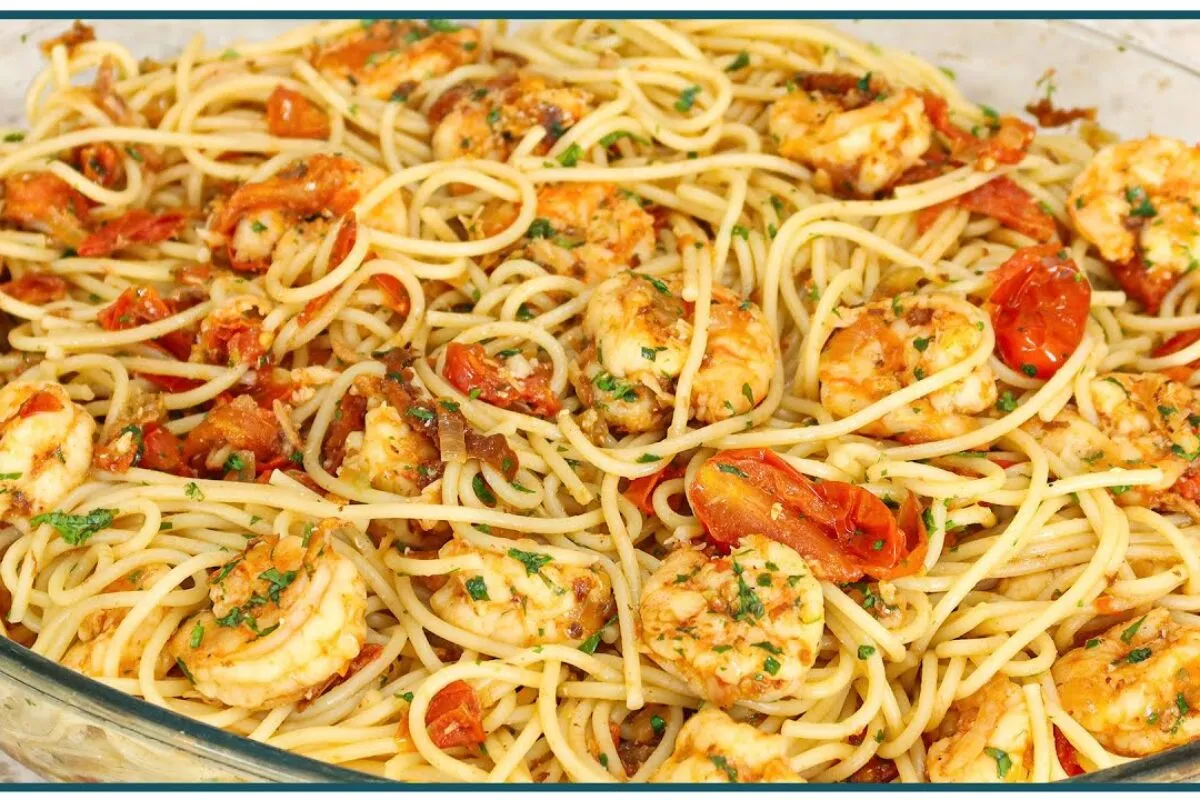 Macarronada de camarão especial e suculenta: prato principal