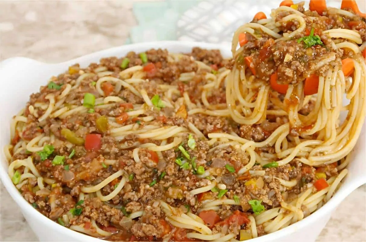 Macarronada de carne moída simples e deliciosa para o seu al
