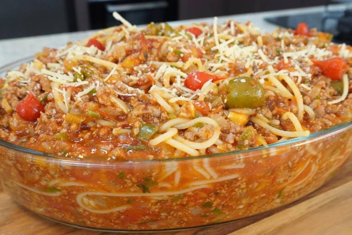 Macarronada de domingo caprichada bem completa e suculenta