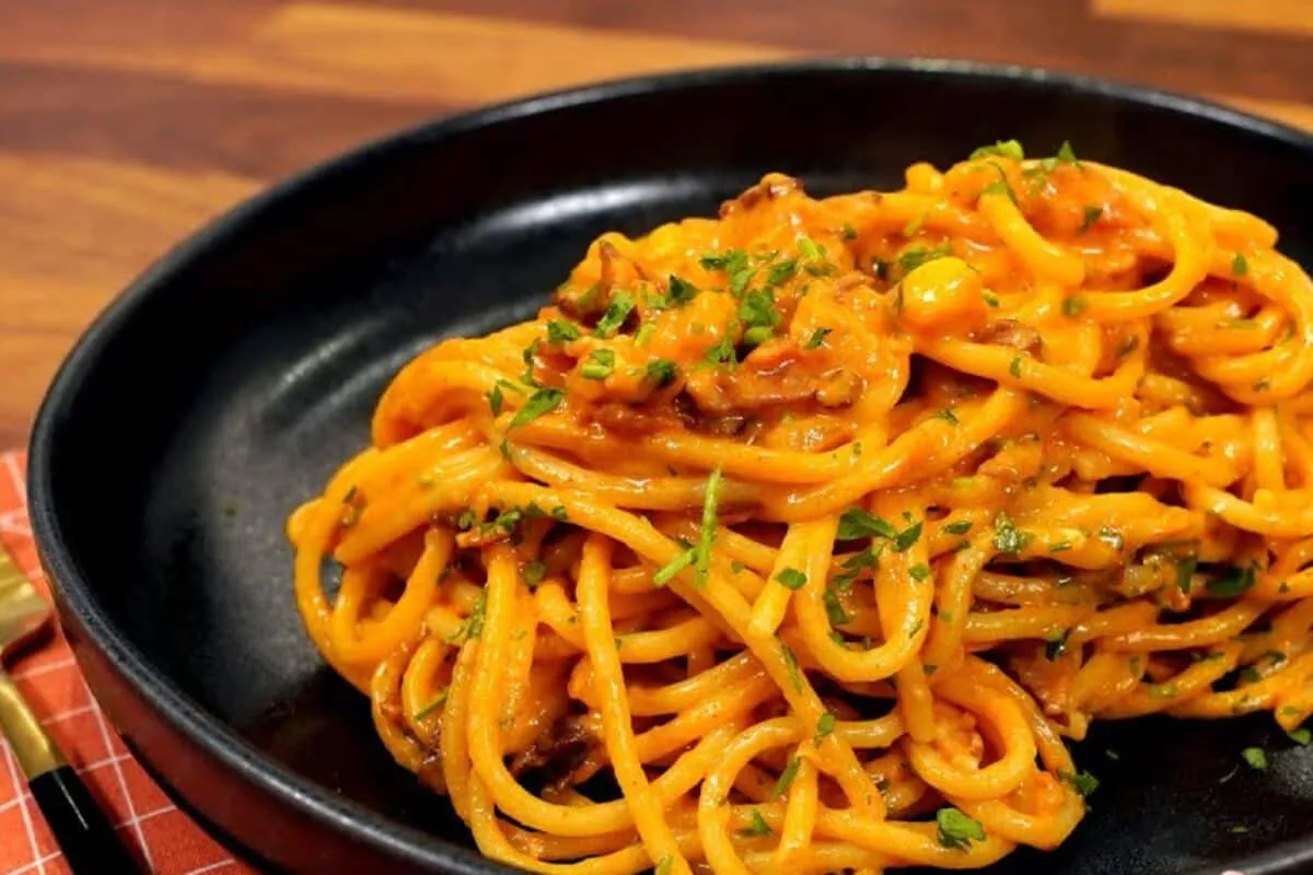 Macarronada suculenta: almoço completo em uma panela só, mac