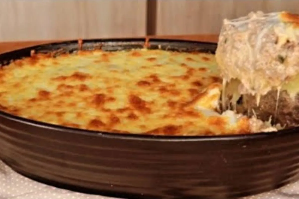 Mandioca cremosa na travessa: a opção perfeita para o almoço