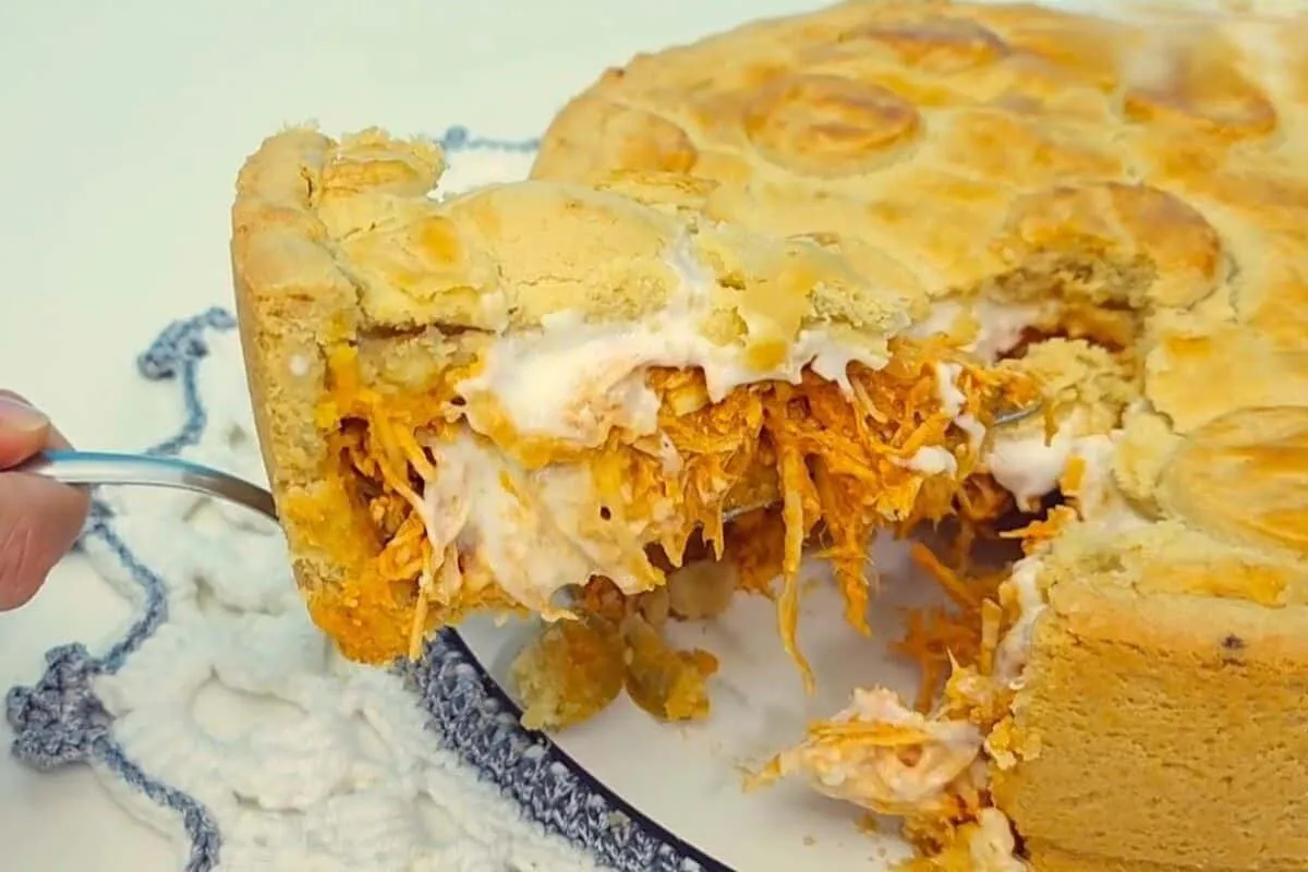 Massa de empadão perfeita com apenas 2 ingredientes para facilitar seu jantar de fim de ano