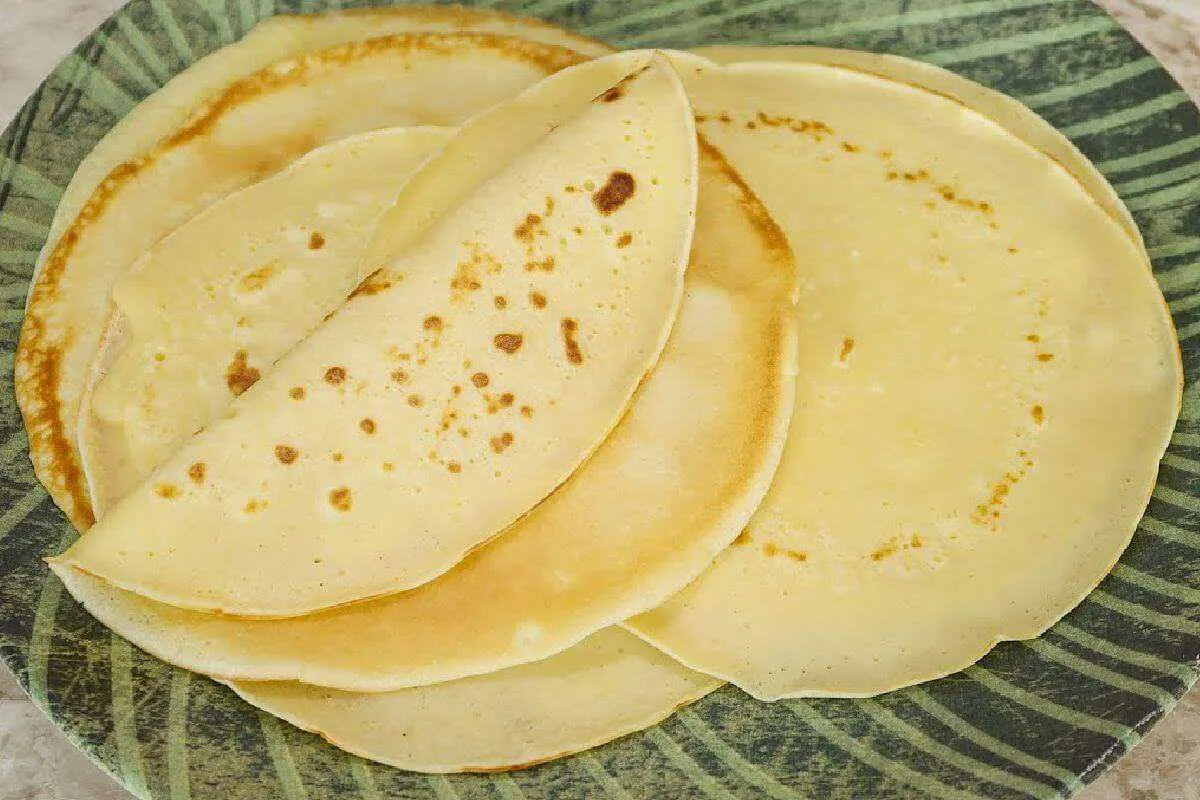 Massa de panqueca que fica perfeita e bem levinha para você