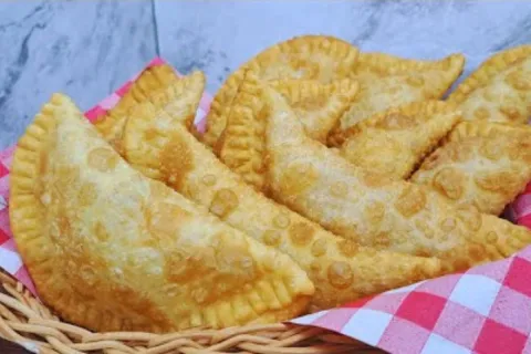 Massa de pastel com creme de leite, para você preparar um pa